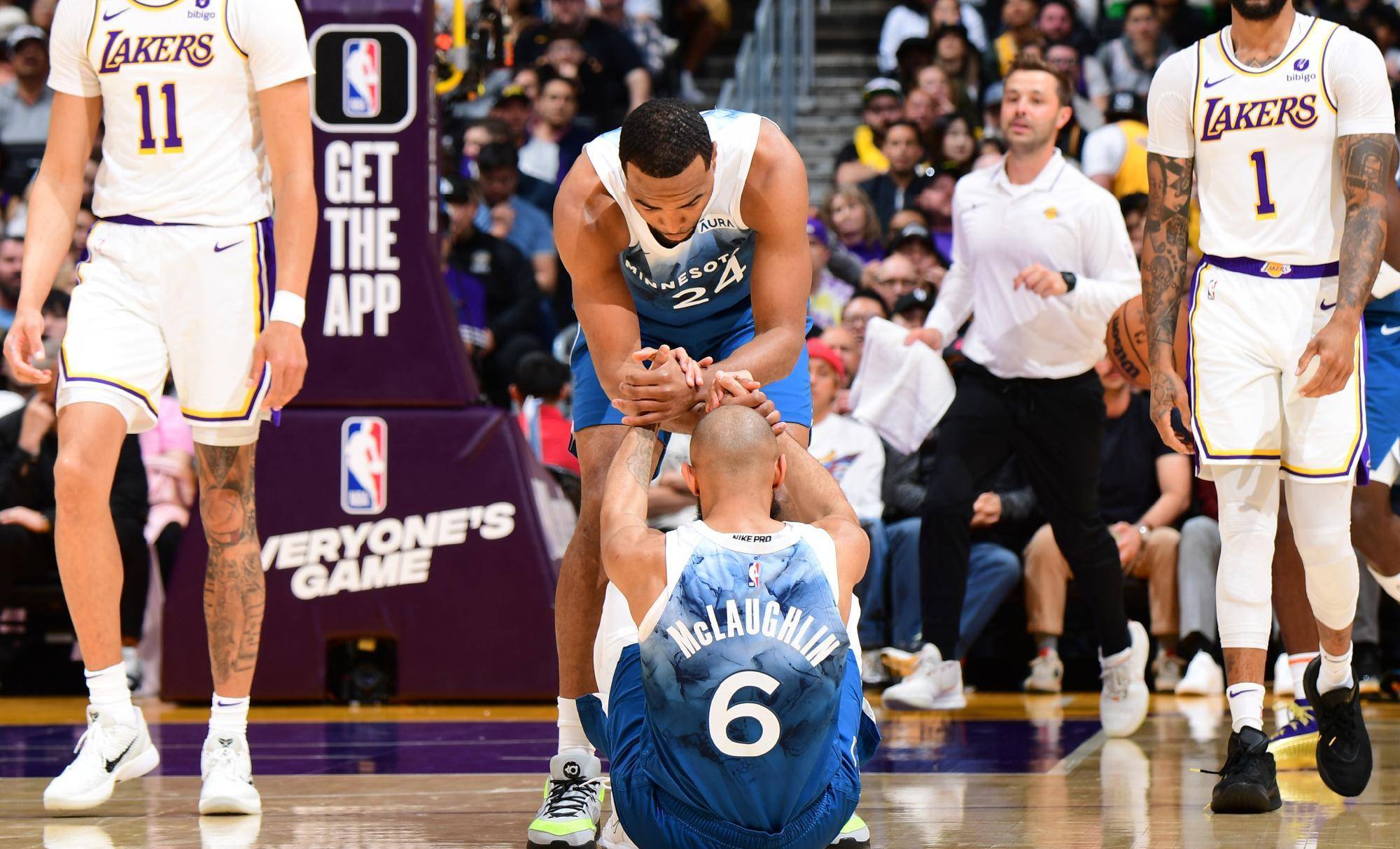 浓眉哥连续十二场比赛得分超过精彩发挥，TL挑战极限！